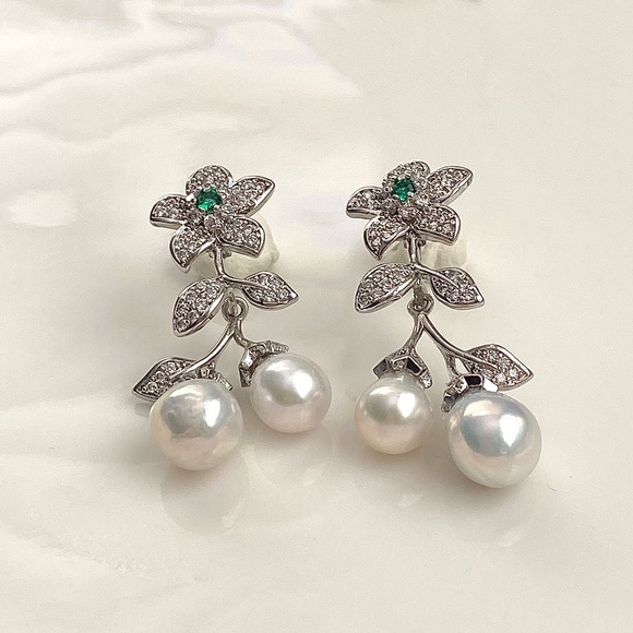 E119-Handmade High Quality Blue Luster Freshwater Pearl Flower Earring - Picture 7 of 7